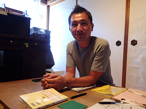 素潜り漁師の中村隆行さん。43歳で漁師歴は16年。