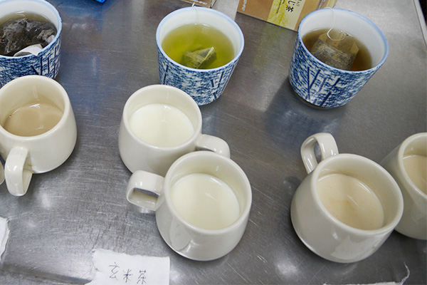 これで各お茶に対し、「お湯」「牛乳の砂糖入り」「牛乳だけ」の３種類が用意できた