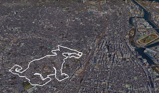 大森の市街の匂いを嗅いでいる子犬。体長1.4km。（Google earth / Image Landsat / Copernics / Data SIO, NOAA, Navy, NGA, GEBCO / Imga IBCAO / Data Japan Hydrographic Association）