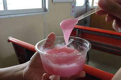 こちらは宮古島の近くにある伊良部島で販売されたミキ。なぜかピンク色のやつが多い。
