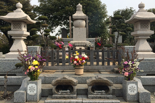 神奈川県にある石原裕次郎のお墓。