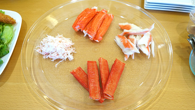 カニカマはCrab flavored Seafoodという名前で定着している