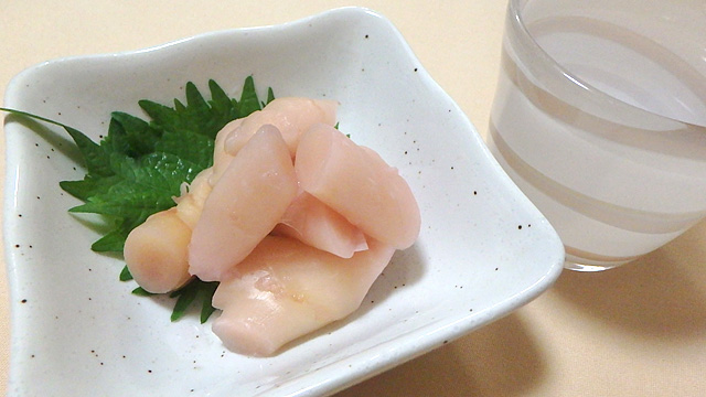 甘味や酸味を追加。このつまみならコンビニでも入手できます。いわゆる寿司のガリ。