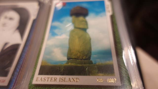 イースター島のモアイ像もレアカードである。有名なやつがレアカードの傾向がある。