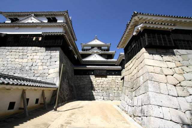 3月下旬には「松山城」など四国西部の城を周ったが、こちらはしっかり覚えている