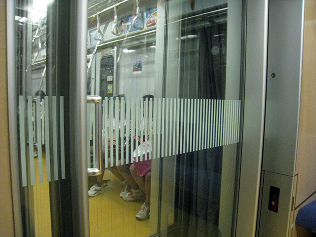 両ドアの例。東京メトロ有楽町線