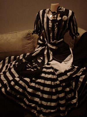 ���ܐs����