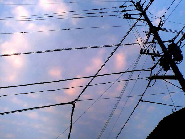 �O���H�̓d��