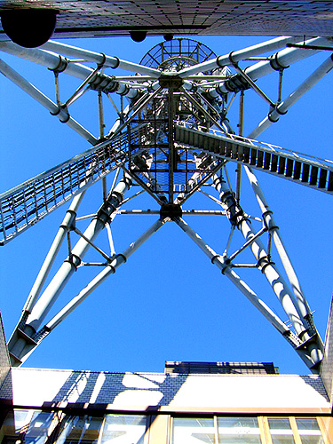 �A���e�i�^���[