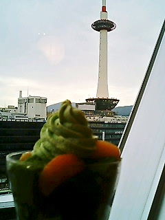 �p�t�F�ƃ^���[