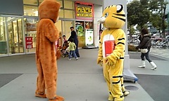 ���߂���