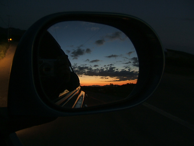 ���E�̃o�b�N�~���[����