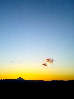 �s������