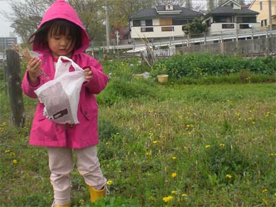 �������