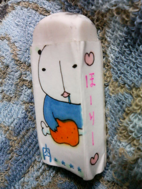 ���Z�̍��ɊG�̏��ȗF�B������Ă��ꂽ�����S���J�o�[�B