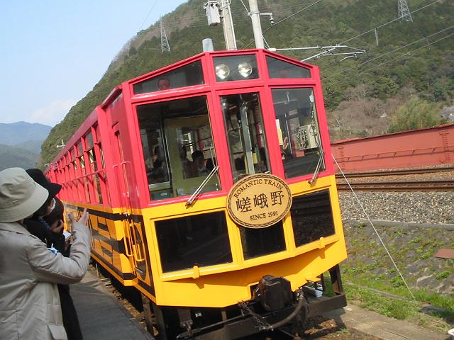 ���Ԍ��g���b�R