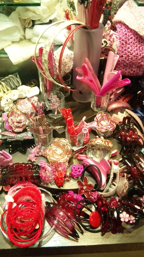 �����ď��̎q������B