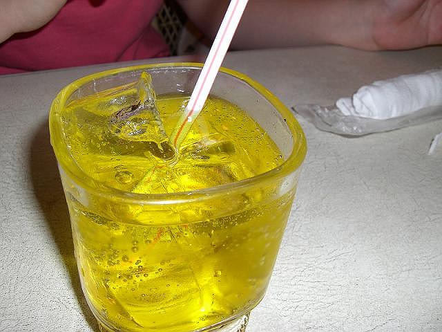 ���j���[���̓\�[�_��