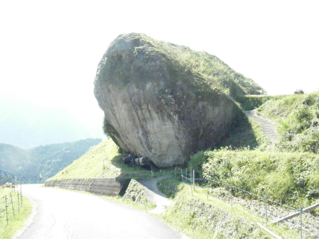 �c��ڂ̒��ɓˑR