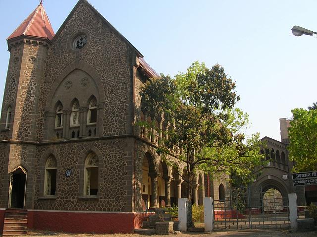 �C���h�̑�w