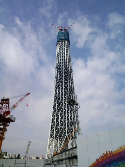 �ŋ߂悭�e���r�ɏo�܂�