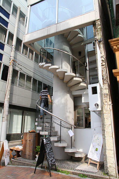 �����̒��ɂ˂��ꂱ��ł��������K�i��������