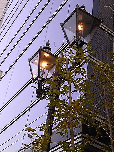 �K�X�g�s�A�Z���^�[�̊X���̓K�X��