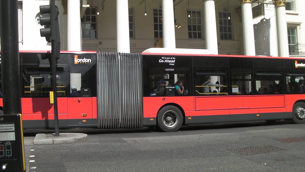 �����h���ł��o�X�͒��c