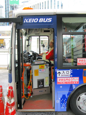 �V�h�ł̓T���^���^�]�c